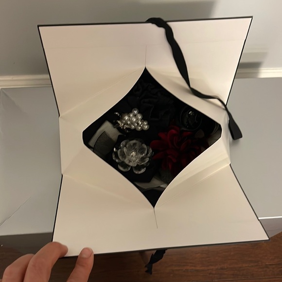 White House black market brooch pin bundle - Picture 5 of 16